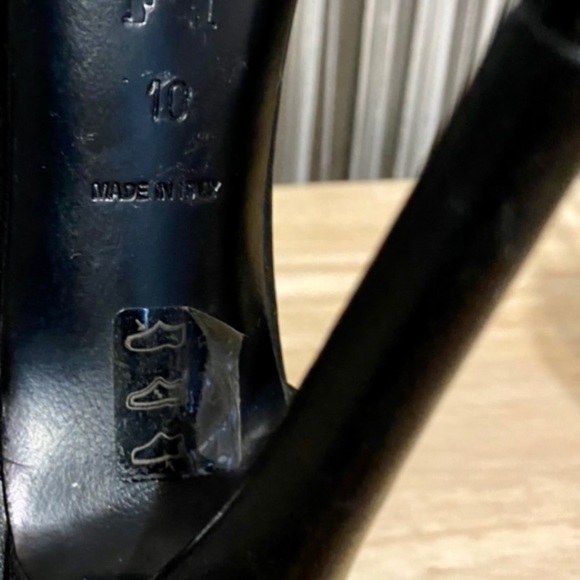 🔻SALE🔻HALSTON HERITAGE🔹EXCELLENT CONDITION • ALL LEATHER MATERIAL. - Picture 8 of 8